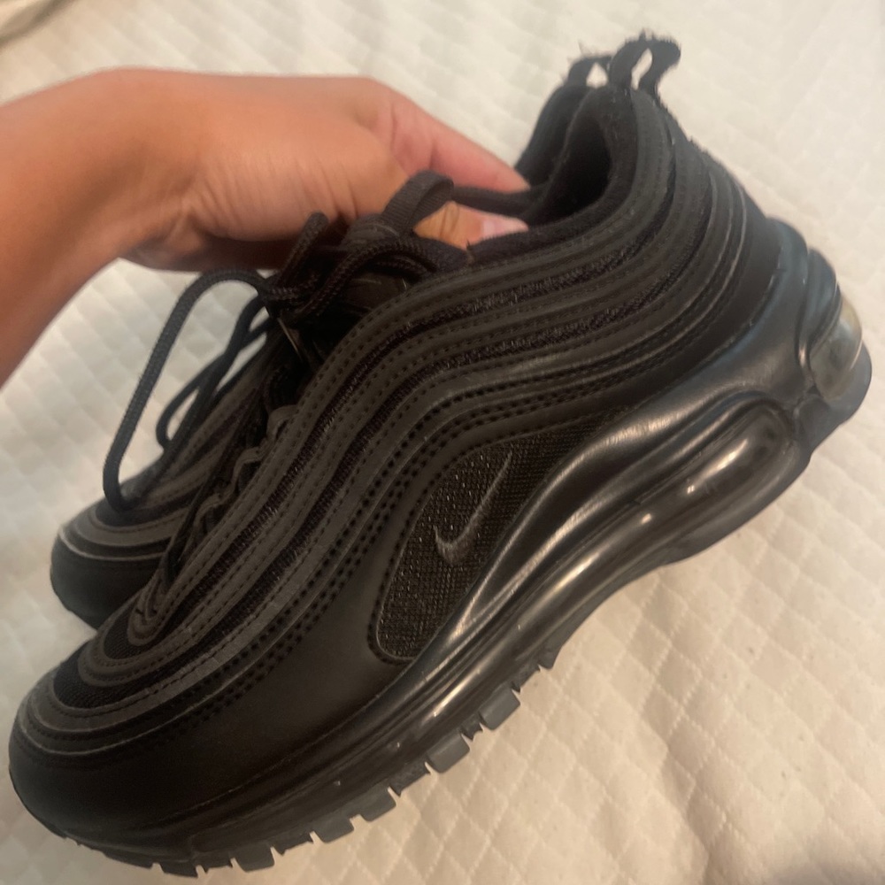 nike triple black 97’’s. great condition just never wear